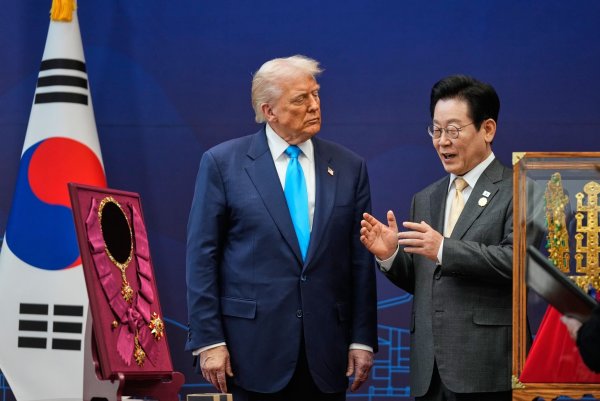 Südkorea und die USA haben sich in Handelsfragen geeinigt. - © Mark Schiefelbein/AP/dpa