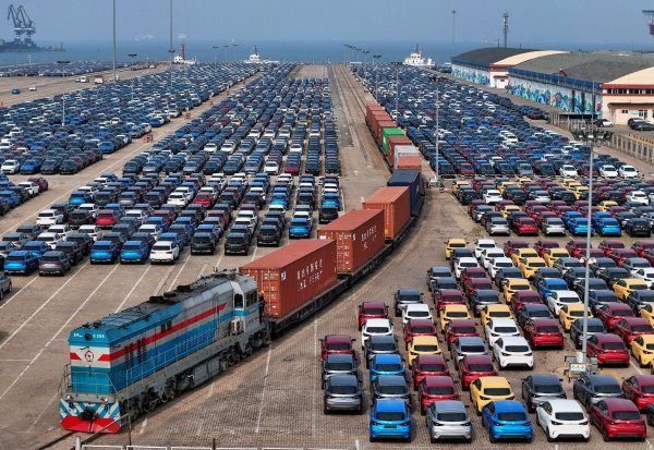 Die chinesische Autoindustrie hat auf ihrem Heimatmarkt die deutsche Konkurrenz weit hinter sich gelassen. (Symbolbild) - © Uncredited/CHINATOPIX/AP/dpa