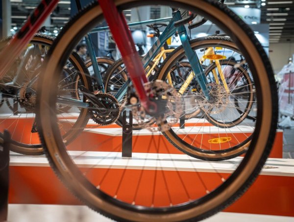 Vor der Fahrradmesse Eurobike in Frankfurt Ende Juni hofft die Branche auf Rückenwind. (Archivbild) - © Frank Rumpenhorst/dpa