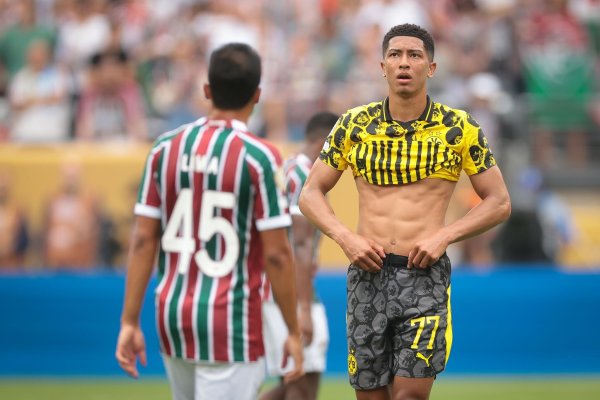 Jobe Bellingham konnte nach seiner Einwechslung wenig bewirken - © Jonathan Moscrop/CSM via ZUMA Press Wire/dpa