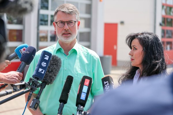 Streift ein Puma durch Braunsbedra? Für den Bürgermeister der Gemeinde Steffen Schmitz (CDU) ist die Frage geklärt. Eine Nachstellung vor Ort habe gezeigt: Das Tier ist kleiner, als zunächst angenommen. - © Jan Woitas/dpa