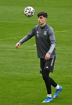 Startelfeinsatz - &copy; Foto: Federico Gambarini/dpa