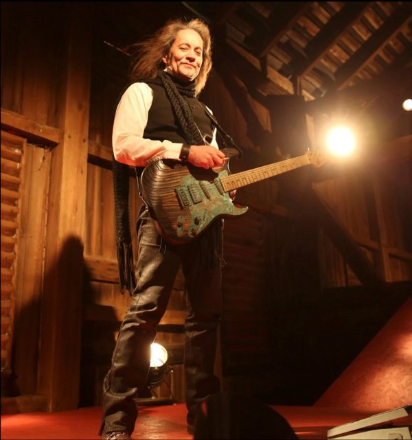 Der frühere Gitarrist von Ozzy Osbourne, Jake E. Lee, ist angeschossen worden. (Archivbild) - © Uncredited/Joe Gorelick for Joe Gorelick Design, LTD/AP
