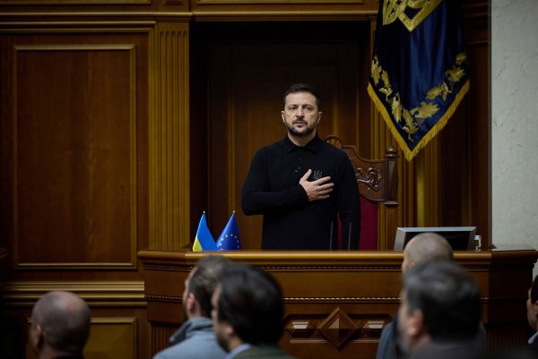 Der ukrainische Präsident Wolodymyr Selenskyj hat im Parlament seinen «Siegesplan» zur Beendigung des Krieges mit Russland vorgestellt. - © Press Service Of The President O/Press Service Of The President Of Ukraine/AP