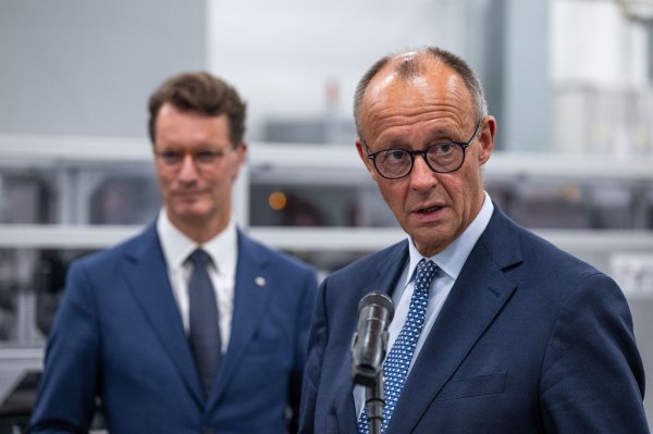 Die Kommunalwahl wird wohl auch Spuren auch in der Bundespolitik hinterlassen. (Archivbild) - © Guido Kirchner/dpa