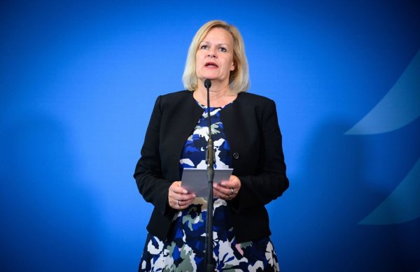 Bundesinnenministerin Nancy Faeser (SPD) findet, «dass die persönlichen und finanziellen Verbindungen in rechtsextremen Netzwerken stärker ausgeleuchtet werden müssen». - © Bernd von Jutrczenka/dpa