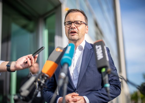 Lehnt Koalitionen mit Linken und AfD weiter ab: Brandenburgs CDU-Landeschef Jan Redmann. - © Michael Kappeler/dpa