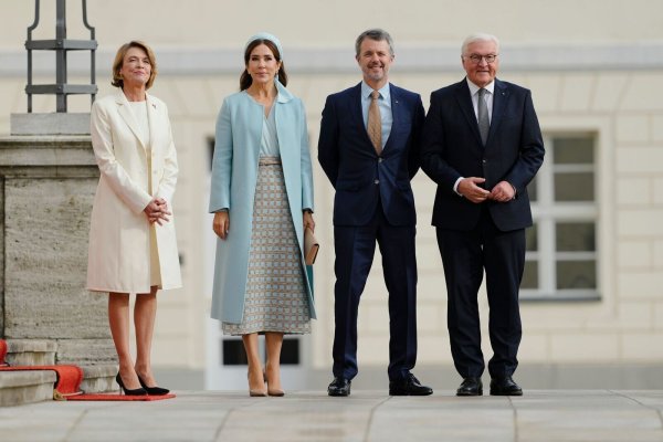 Für seinen Antrittsbesuch kam Frederik X. nun nach Deutschland und wurde vom Bundespräsidenten begrüßt. - © Markus Schreiber/AP
