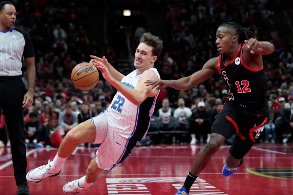 Orlandos Franz Wagner (l) erzielte 21 Punkte gegen die Chicago Bulls. - © Nam Y. Huh/AP