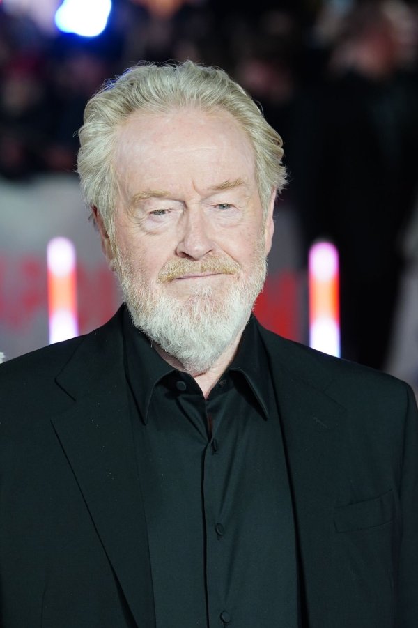 Regisseur Ridley Scott bei der Premiere seines Films «Napoleon» in London. - © Ian West/PA Wire/dpa