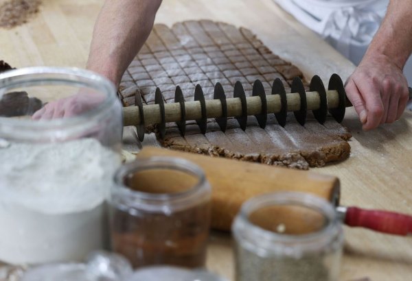 Gut ein Fünftel der bundesweiten Lebkuchenproduktion wurde 2023 in NRW erzeugt. (Archivbild) - © Oliver Berg/dpa