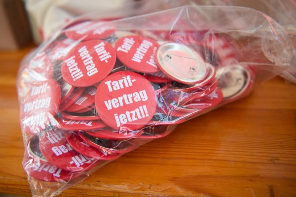 Die Tarifbindung in Nordrhein-Westfalen sinkt (Foto-Illustration) - © Gregor Fischer/dpa