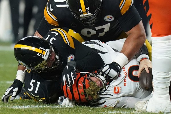 Die Cincinnati Bengals um Quarterback Joe Burrow bissen sich in Pittsburgh durch. - © Matt Freed/AP/dpa