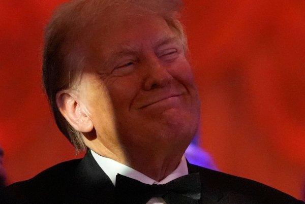 Etwas mehr als zwei Wochen vor dem Machtwechsel in den USA empfängt Trump Meloni in seinem Anwesen. (Archivbild) - © Alex Brandon/AP/dpa