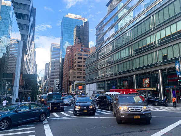 Autos ohne Ende - in Manhattan bislang Alltag. (Archivbild) - © Niyi Fote/TheNEWS2 via ZUMA Wire/dpa
