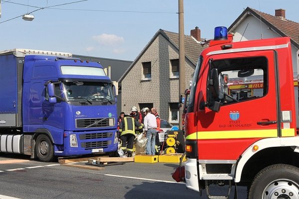 Der Lastwagen erfasste den Mann mit dem linken Vorderreifen. - © FOTO: PETER STEINERT