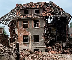 Auch dieses Geb&auml;ude ist den Autoren bisher unbekannt. (Repro) - &copy; Soppa und Jacobs