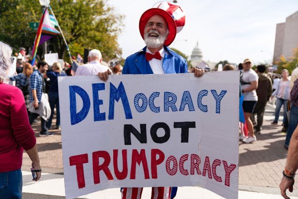 Seit Trumps zweiten Amtsantritt hat es in den USA deutlich mehr Demonstrationen als in seiner ersten Amtszeit gegeben. - © Jose Luis Magana/FR159526 AP/AP/dpa