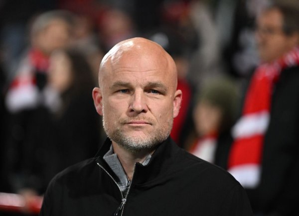 Rouven Schröder stärkte Trainer Eugen Polanski den Rücken. - © Soeren Stache/dpa