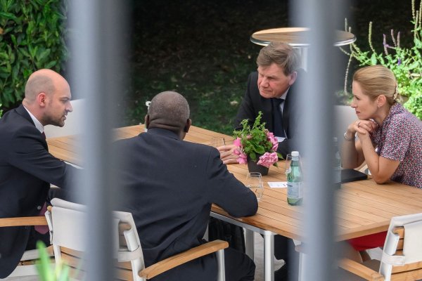Die Europäer sehen kaum mehr Chancen, das Atomabkommen mit dem Iran zu retten. Bereits in der vergangenen Woche herrschte bei einem Treffen von Deutschlands Außenminister Johann Wadephul mit Amtskollegen düstere Stimmung. (Archivbild) - © Fabrice Coffrini/KEYSTONE POOL AFP/dpa