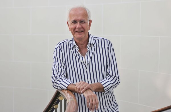 Harald Schmidt hat einen Tipp für alle, die auswandern wollen: Erst mal die Lage vor Ort checken. (Archivbild) - © Oliver Berg/dpa