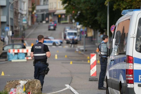 Ein 34-jähriger Polizist war vor einer Woche bei einem Einsatz gestorben. (Archivbild) - © Patrick von Frankenberg/dpa