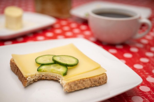 Jetzt soll sogar schon Käse «woke» sein. (Symbolbild) - © Sebastian Gollnow/dpa