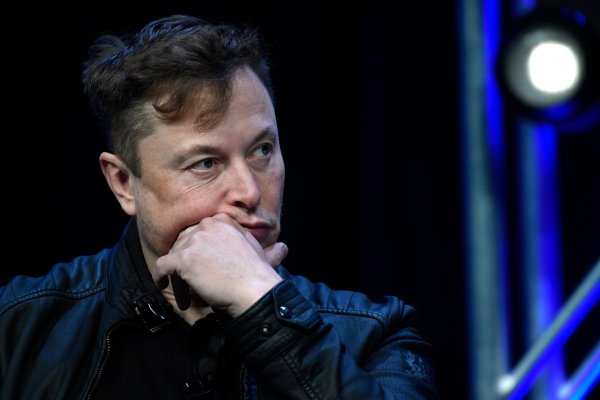 Twitter-Chef Elon Musk hat sich mit dem US-Radiosender NPR angelegt. - © Susan Walsh/AP/dpa