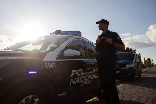 Ein deutscher Urlauber hat im Drogenrausch einen LKW auf Mallorca geklaut und ist damit auf Irrfahrt gegangen. (Archivbild) - © Clara Margais/dpa