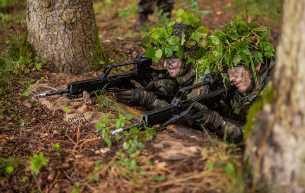 IHK-Präsident und Ex-«Zivi» Henner Pasch will im Ernstfall helfen und hat sich nachträglich zur Bundeswehr gemeldet - © Christoph Schmidt/dpa