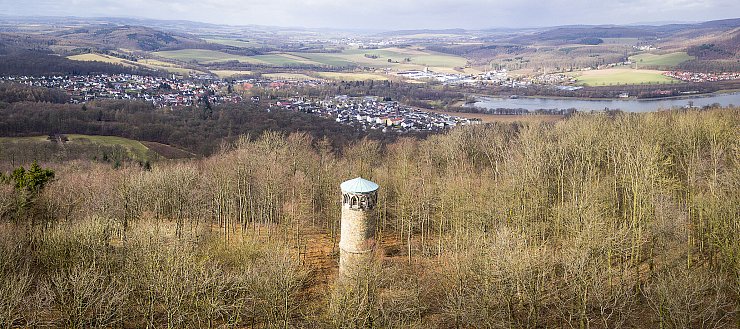 Den Schiedersee im Hintergrund