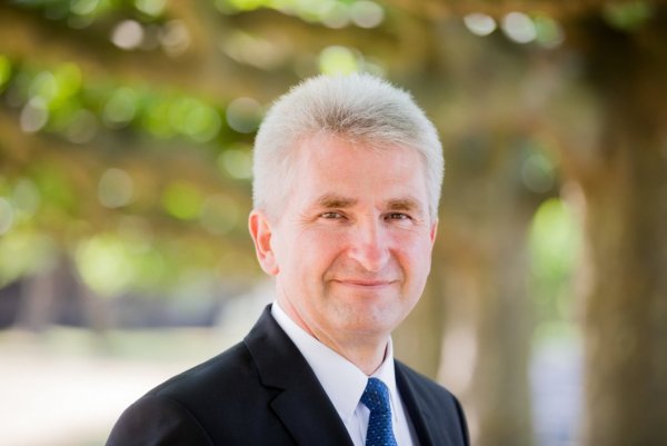 Hat Pläne für Ostwestfalen-Lippe: Andreas Pinkwart (FDP), Minister für Wirtschaft, Innovation, Digitalisierung und Energie, äußerte sich im Interview mit dieser Zeitung. - © dpa