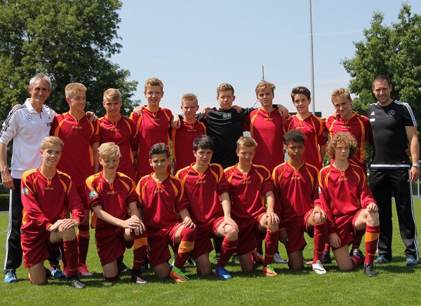 Vorbildlich und wegweisend: Diese Jungs taten sich aus beiden lippischen Fußballkreisen zusammen, um eine starke Einheit zu bilden. - © Foto: privat