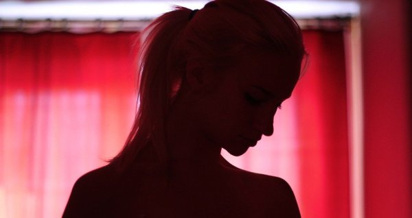 Ein Beamter aus Lippe hat nebenbei einen Escort-Service betrieben. - © Symbolbild: Pixabay