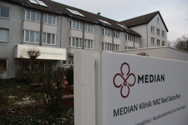 Die Einrichtung in Nachbarschaft des Stadions Flachsheide nennt sich jetzt „Median Klinik NRZ Bad Salzuflen". Auch mehr als 80 Zimmer sind neu gestaltet worden. - © Foto: Backe