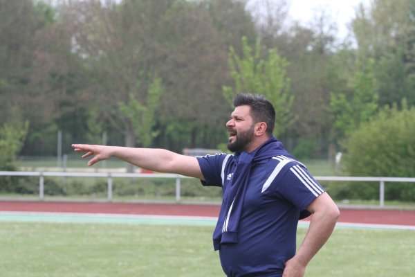 Seit April Trainer des SuS Lage: Miktat Kaymaz muss wohl wieder gehen. - © Sebastian Lucas