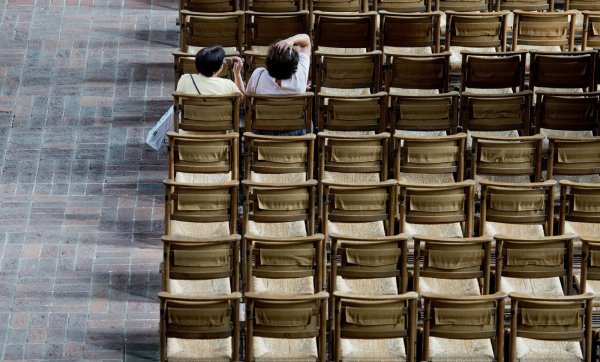 Leere Plätze: Die Marktkirche in Hannover. - © dpa