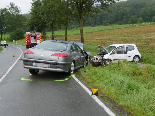 Schwerer Unfall zwischen Rischenau und Elbrinxen. - &copy; Jost Wolf