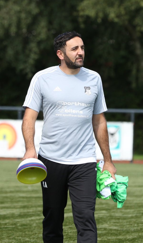 Will wichtige Punkte einsammeln: Kemal Akman, Trainer des A-Ligisten TuS Horn-Bad Meinberg. - © Oliver König