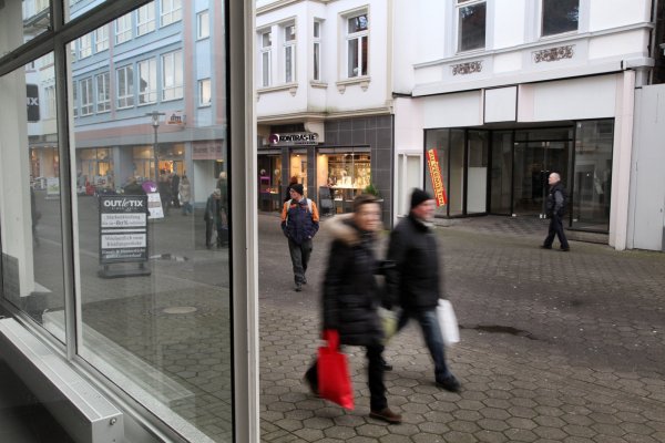Der Optimismus, der im Bereich Industrie, Bau, Dienstleistung und Kreditwirtschaft weitgehend den Ton angibt, ist im Bereich Handel sehr viel verhaltener: Die lippischen Händler zeigten sich mit ihrer gegenwärtigen Geschäftslage unzufriedener als noch zum Jahresende. - © Archivfoto: Bernhard Preuß