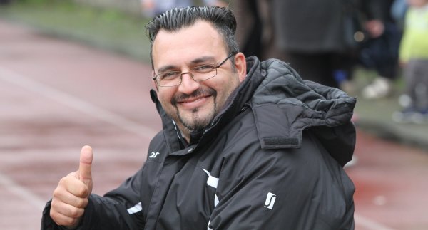 Happy: Lütfi Soylu, Trainer der SG Hiddesen-H'dorf. - © Sebastian Lucas(LZ)