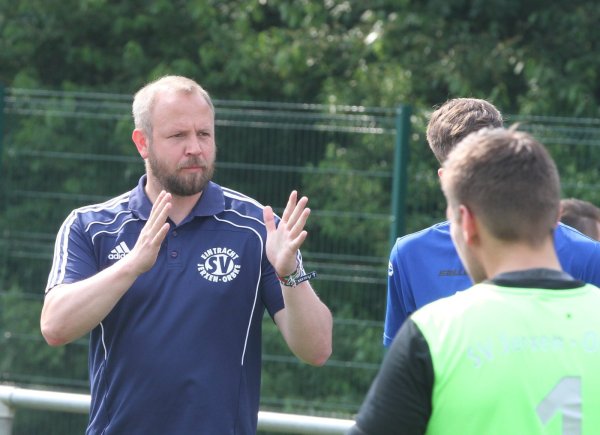 Seit Jahren Trainer des SVE: Jerxens Bastian Möller. - © Sebastian Lucas