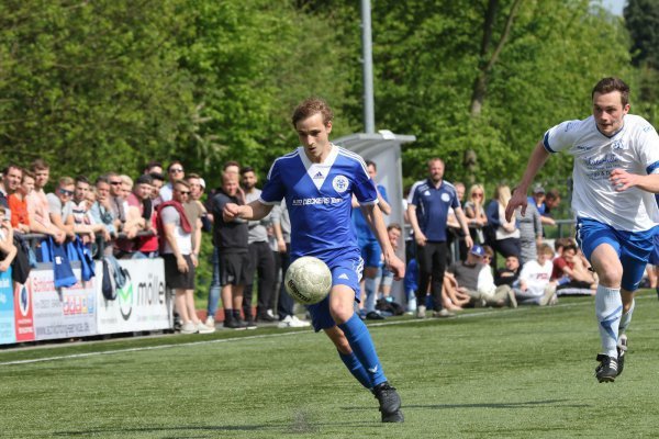 Neuer Angriff auf die Spitze: Tony Schäfer von Fortuna Schlangen. - © Sebastian Lucas