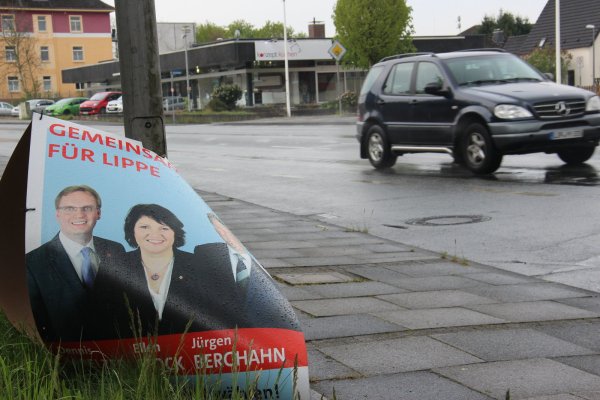 Ein zerstörtes SPD-Plakat. - © Martin Hostert