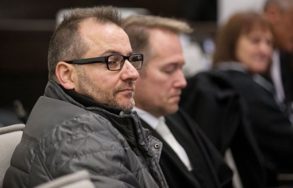 Wilfried W., einer der beiden Angeklagten im Prozess um die Morde von Höxter. - © dpa