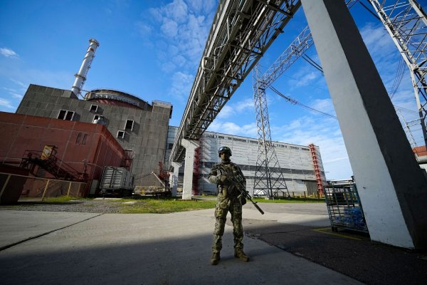 Der ukrainische Militärgeheimdienst hat einen Autobombenanschlag auf einen Sicherheitsmitarbeiter des AKW Saporischschja bestätigt. (Archivbild) - © -/AP/dpa