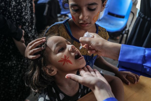 Bombardierungen und Vertreibungen stoppen die Polio-Impfkampagne. (Archivbild) - © Abed Rahim Khatib/dpa