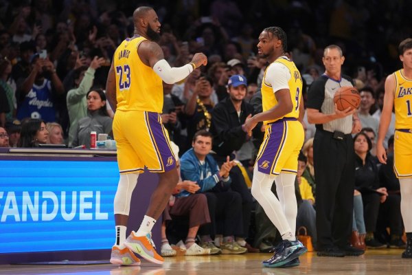 LeBron James und Bronny James haben NBA-Geschichte geschrieben. - © Eric Thayer/AP/dpa