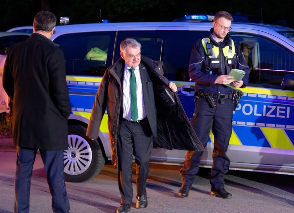 Im Kampf gegen die sogenannte Clan-Kriminalität gelingen den Ermittlern häufig nur Nadelstiche im Netz - die «großen Fische» bleiben meist im Verborgenen. (Archiv-Bild) - © Henning Kaiser/dpa