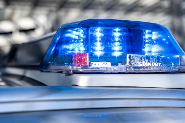 Die Polizei in Bochum wurde am Samstag zu einem Streit mit einem Schwerverletzten gerufen. (Symbolbild) - © David Inderlied/dpa